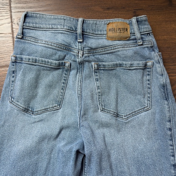 Hollister Ultra High-Rise Dad Jean Vintage Stretch Light Blue - Picture 4 of 7